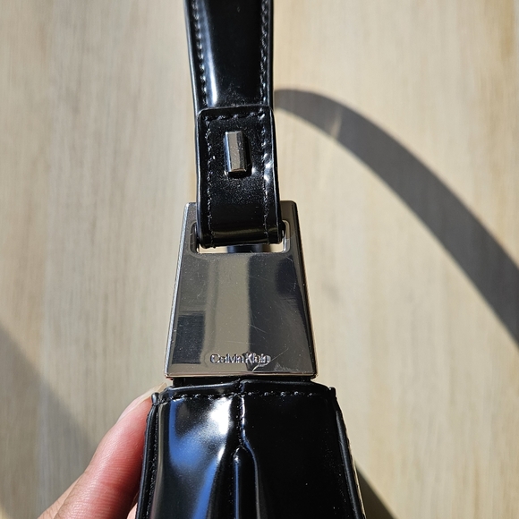 Calvin Klein Shoulder Bag - Picture 3 of 4